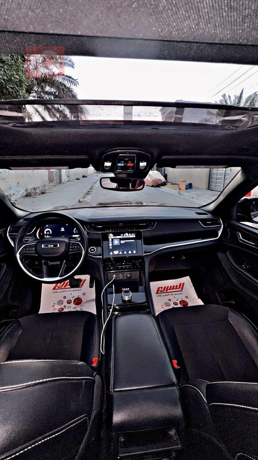 جیپ گراند شیرۆکی